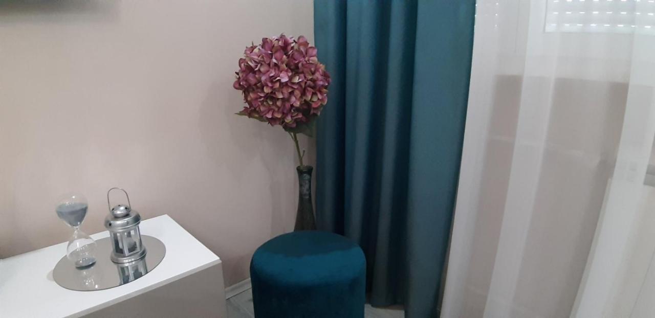 Kenedi Apartman Appartement Belgrado Buitenkant foto